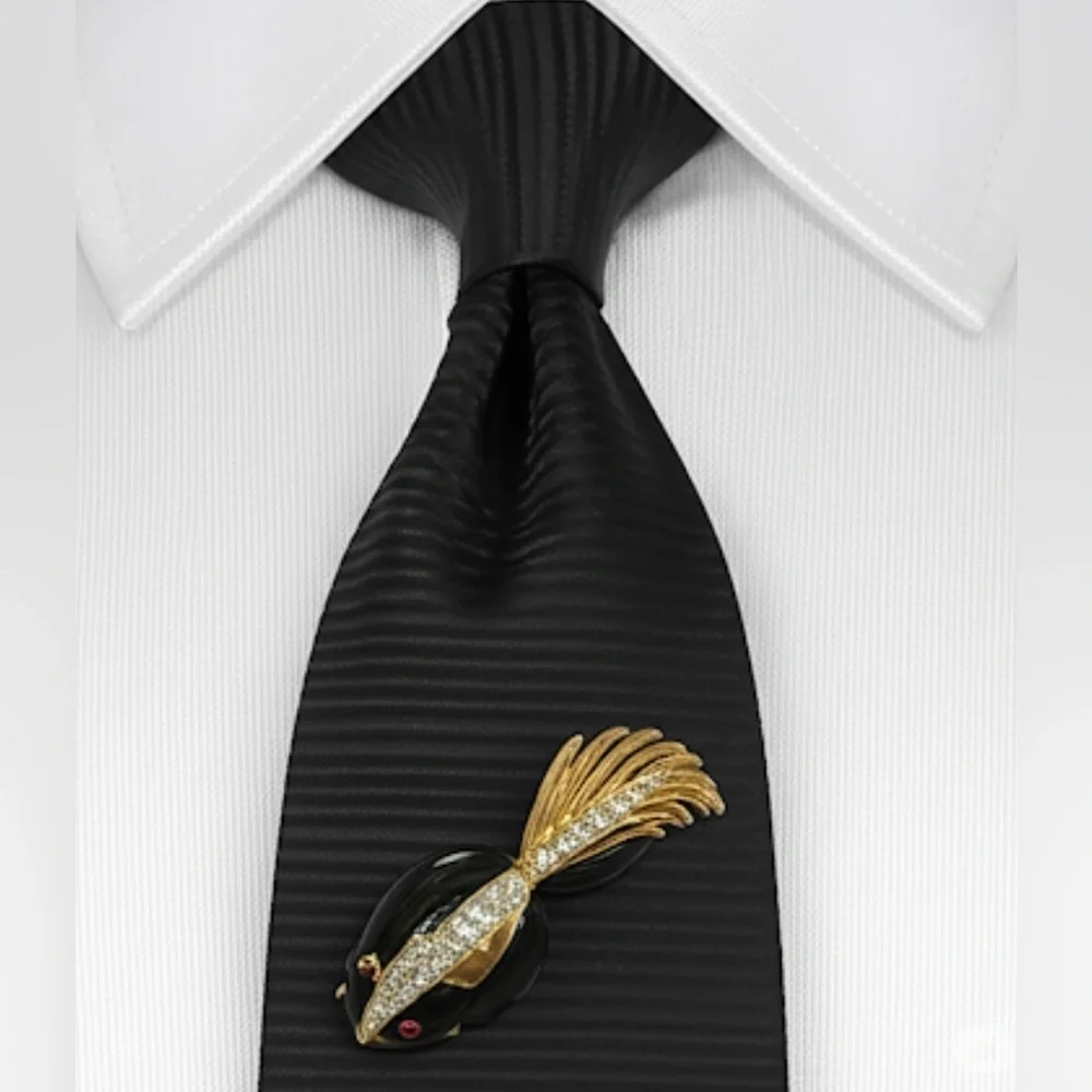 Vintage Puccini Black Enamel Skunk Brooch with Rhinestones - Picture 11 of 14
